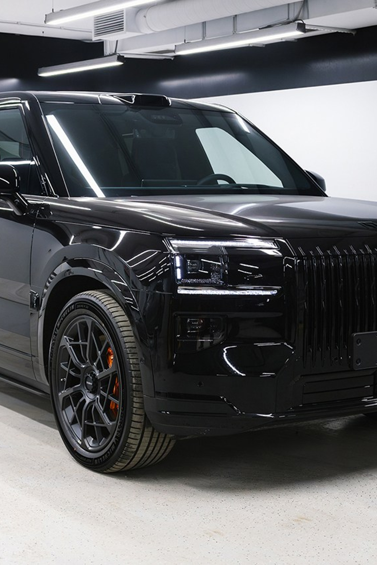 Zeekr 9X 2.0hyb 4WD AT (1401 л. с.) 2025, последовательно-параллельный гибрид, АКПП, 4WD