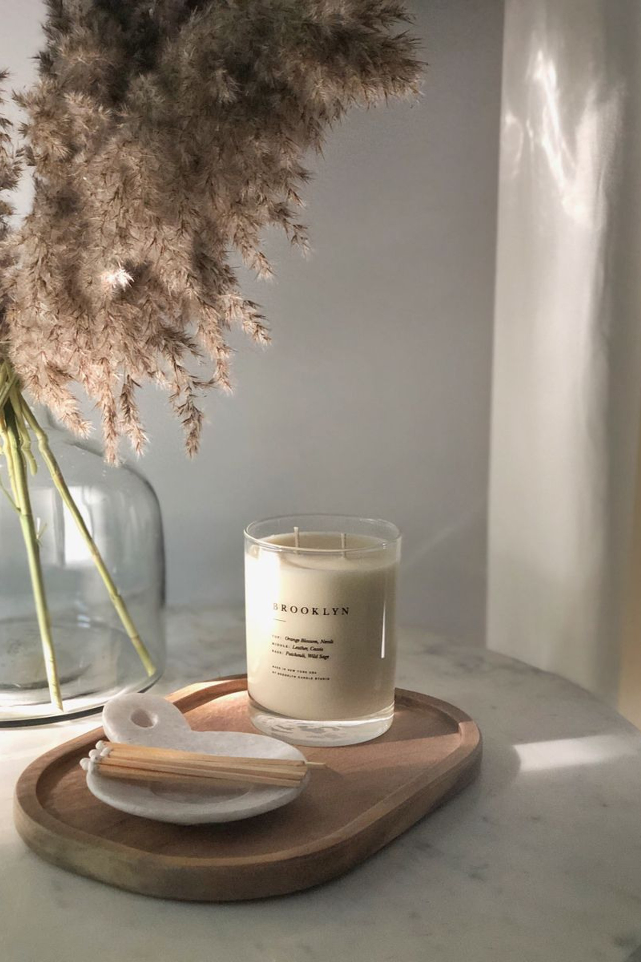 Профессиональная съемка с фокусом на детали отделки и ароматы