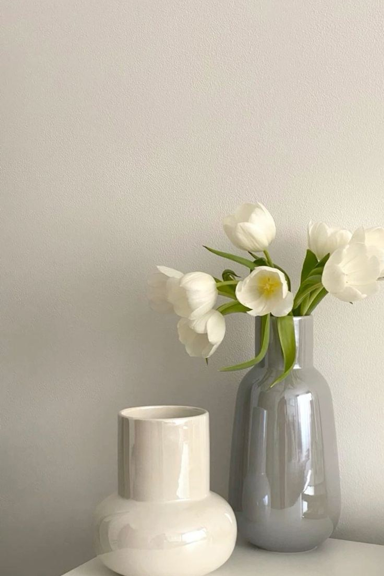 Вазы с естественными оттенками для создания гармонии