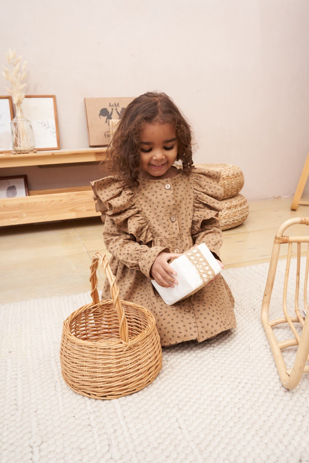 Модель девочка Вероника Г для съемки для маркетплейса Н.Н. | Sale Easy