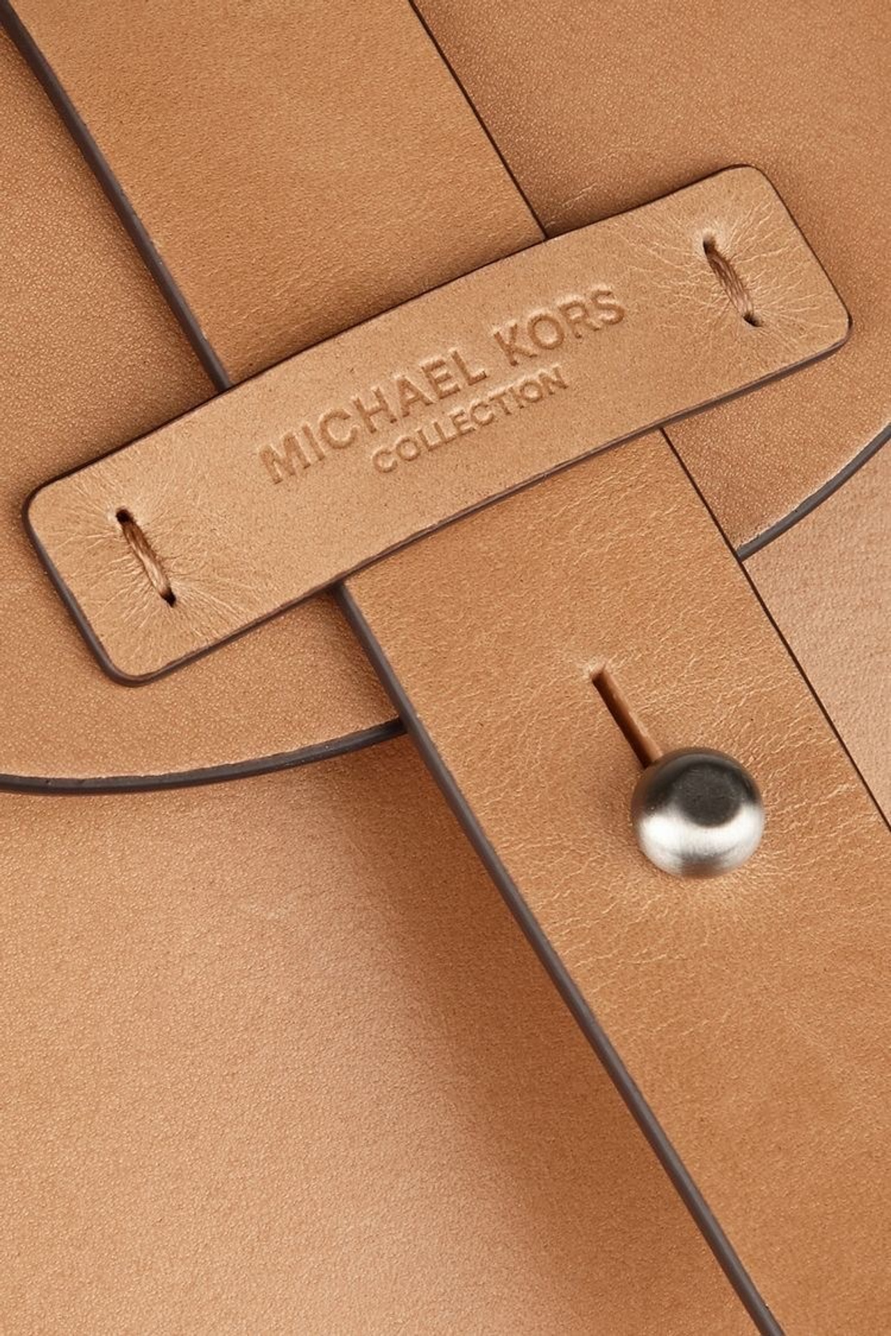 Идеи для женских сумок в классическом стиле с элегантными деталями.