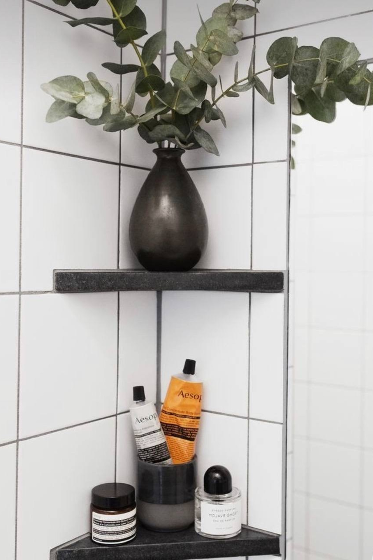 Полки для ванной с водоотталкивающим покрытием