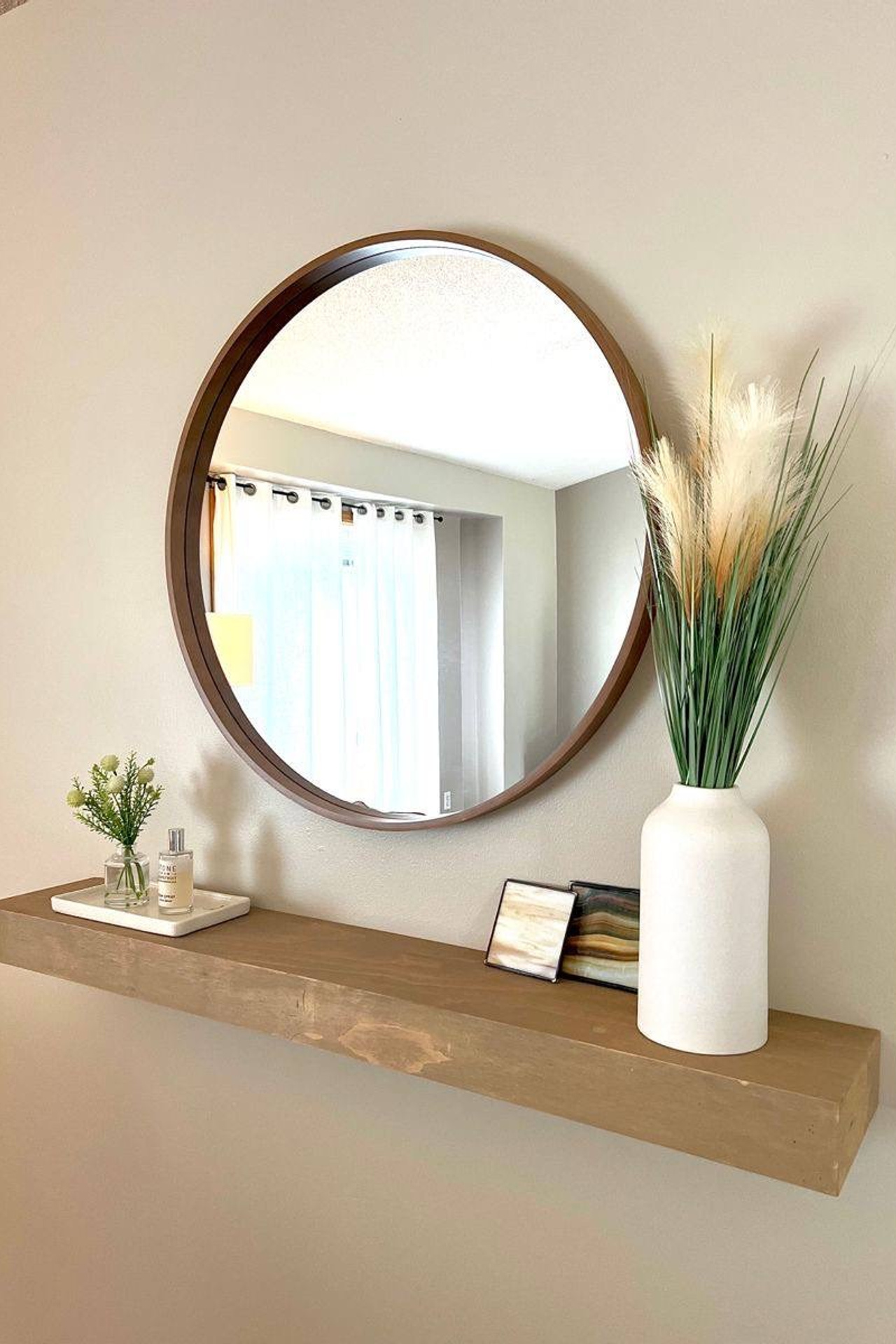 Вазы в минималистичном стиле для современного интерьера