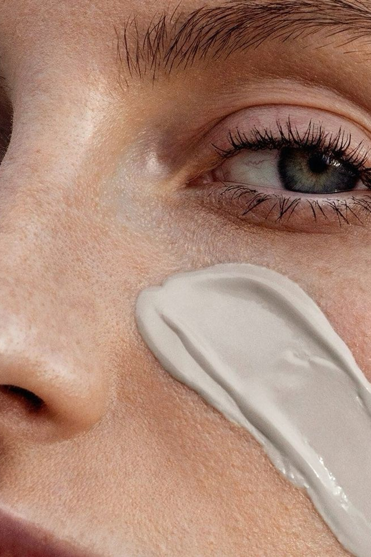 Пример использования крема для ночного ухода