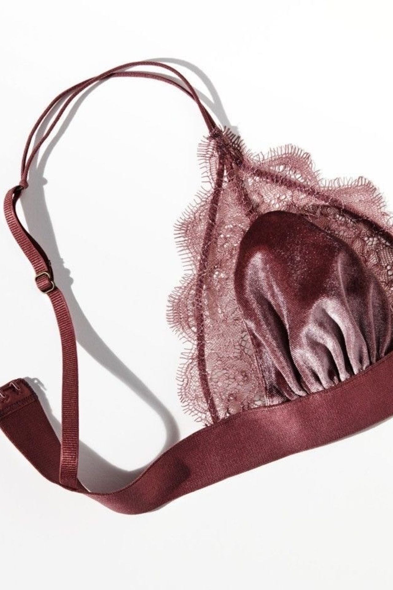 Пример наборов с прозрачными вставками и сексуальным дизайном для романтических вечеров.