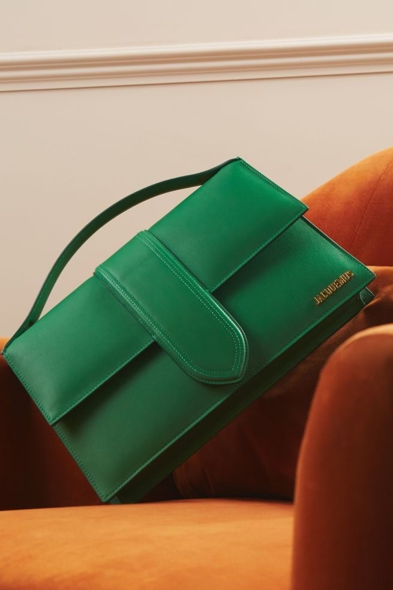 Женские сумки с акцентом на функциональность и стиль.