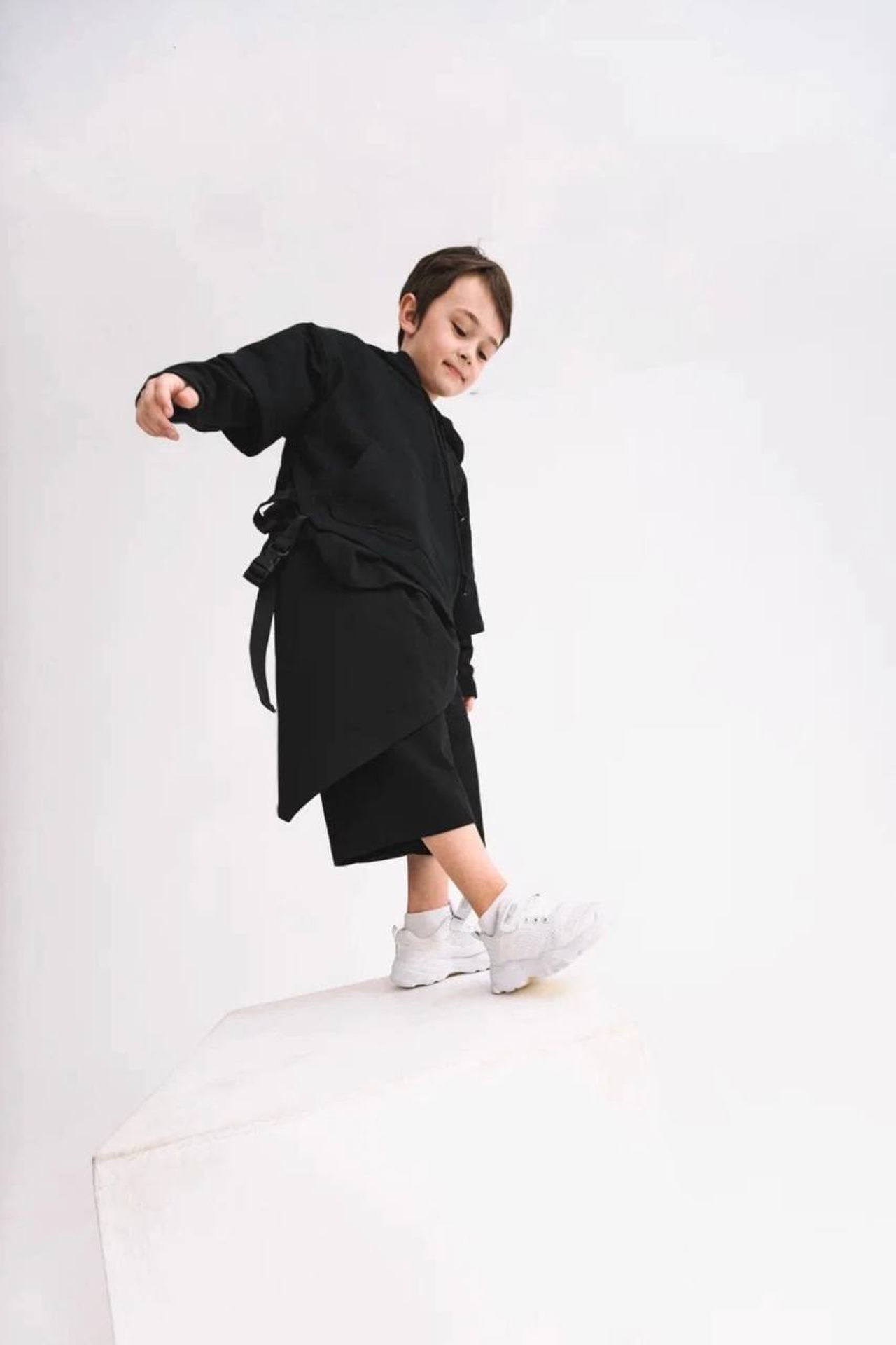 Модель мальчик для предметной съемки Давид А. Н. Новгород | Sale Easy