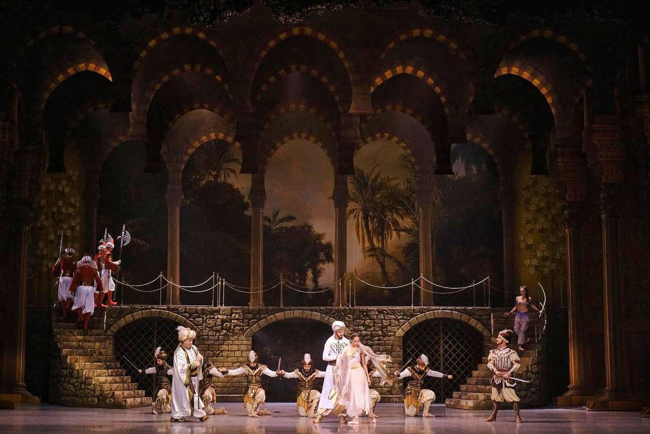 Декорации для балета «Корсар» | Красноярский театр оперы и балета. История занавеса. Превращаем идею в технологию