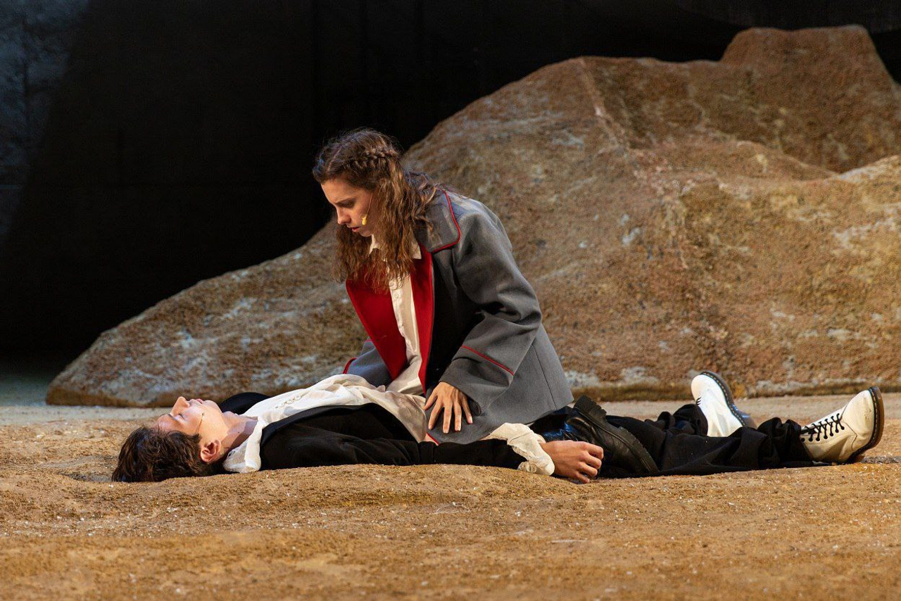 Декорации для спектакля «Буря» | Самарский ТЮЗ. История занавеса. Превращаем идею в технологию