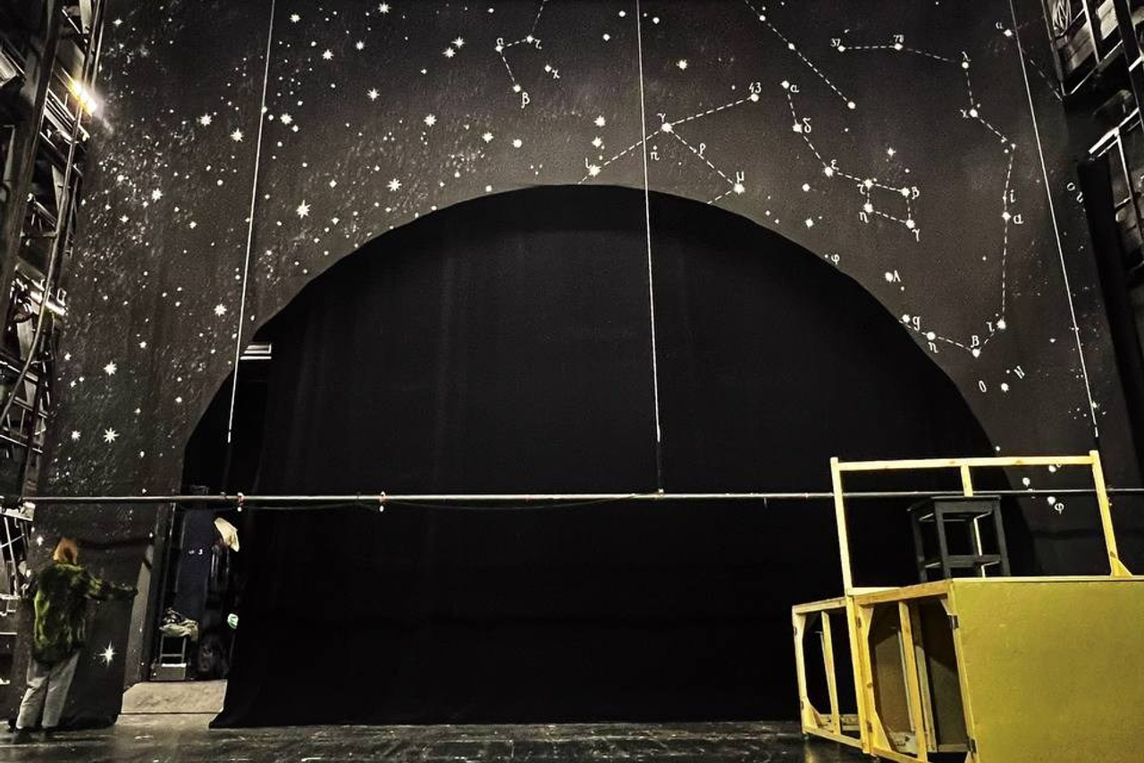 Декорации для спектакля «Принцесса на горошине» | Калининградский Драматический Театр. История занавеса. Превращаем идею в технологию