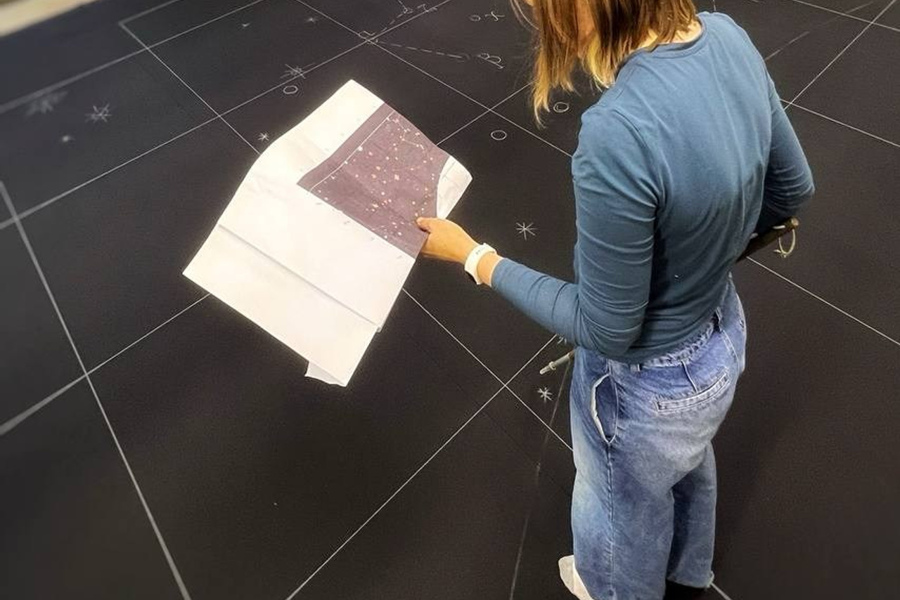 Декорации для спектакля «Принцесса на горошине» | Калининградский Драматический Театр. История занавеса. Превращаем идею в технологию