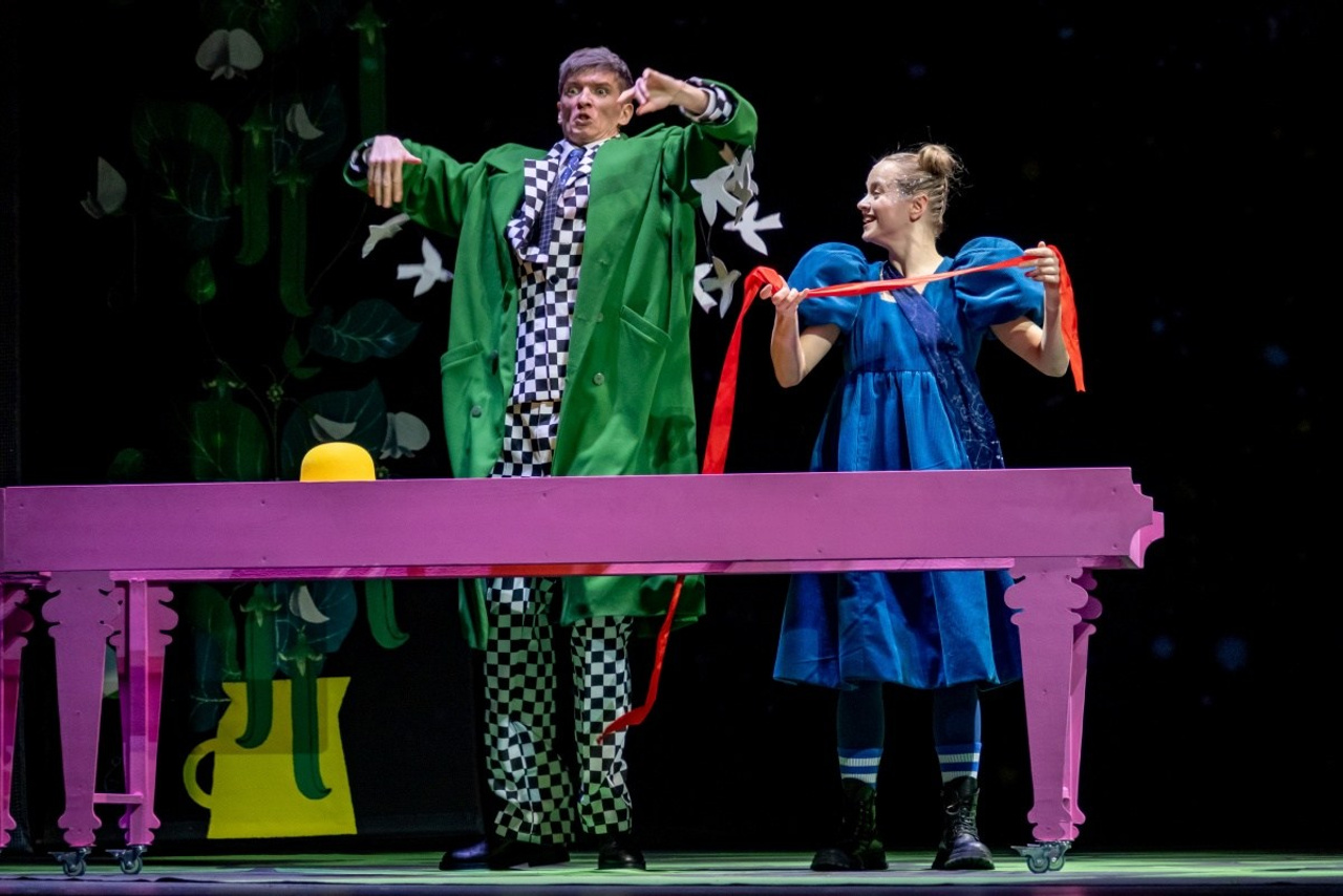 Декорации для спектакля «Принцесса на горошине» | Калининградский Драматический Театр. История занавеса. Превращаем идею в технологию