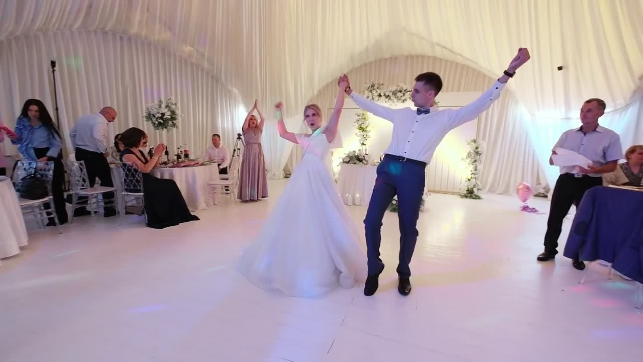 Галерея свадебных клипов, примеры свадебных видео. Свадебный фотограф, видеограф в Клину, Москве, Зеленограде, Калабушкин