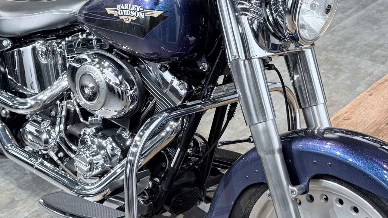 Мотоциклы Harley-Davidson 2010 Fat Boy (Flame Blue Pearl) (Softail) — купить мотоцикл. Hello Davidson, Москва. Только хорошие мотоциклы…