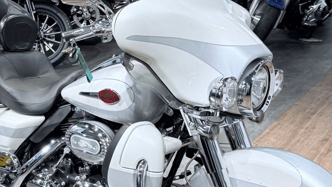 2008 СVО Еlесtrа Glide АВS Snоw Frost. Hello Davidson, Москва. Только хорошие мотоциклы…