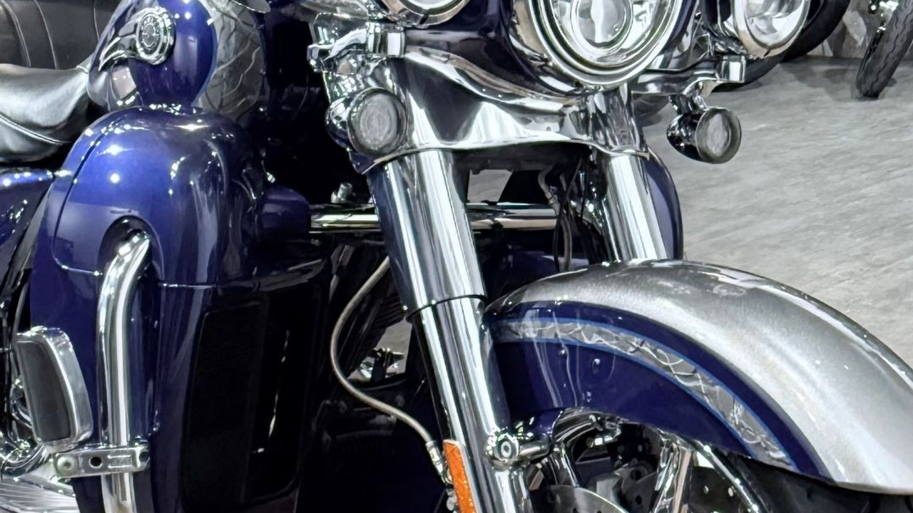 2016 CVO Limited 110 АВS Раlladium Silver / Phаntоm Вlue. Hello Davidson, Москва. Только хорошие мотоциклы…