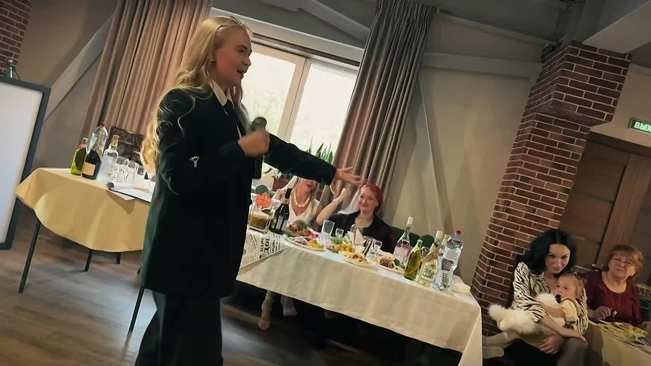 Ведущая на свадьбу Мария Снегур. Ведущий, Тамада, DJ, фото в Перми. Хорошее настроение