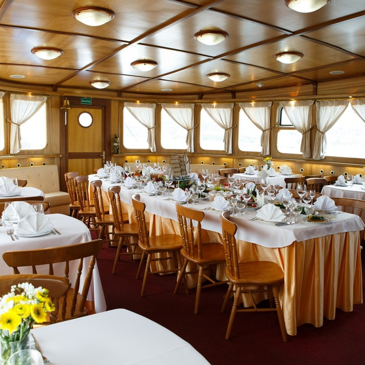 Теплоход. RestPlace — айсфлоатинг, яхты, хивусы — активный отдых Красноярск