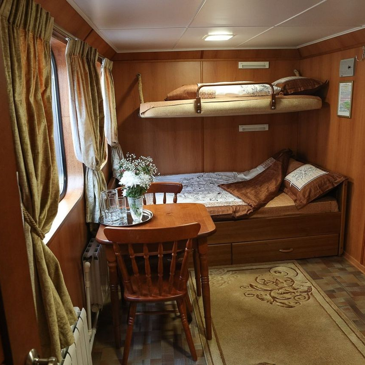 Теплоход. RestPlace — айсфлоатинг, яхты, хивусы — активный отдых Красноярск