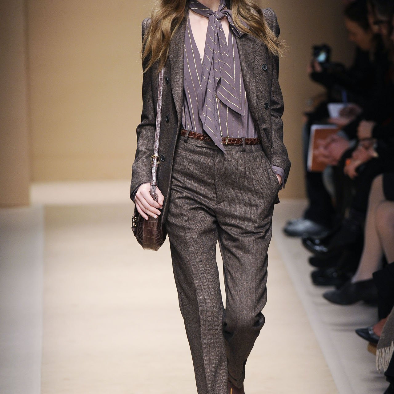 ЦИКЛОРАМА. ПОДГОТОВКА К ФОТОСЕССИИ НА БЕЛОМ ФОНЕ ДЛЯ САЙТА