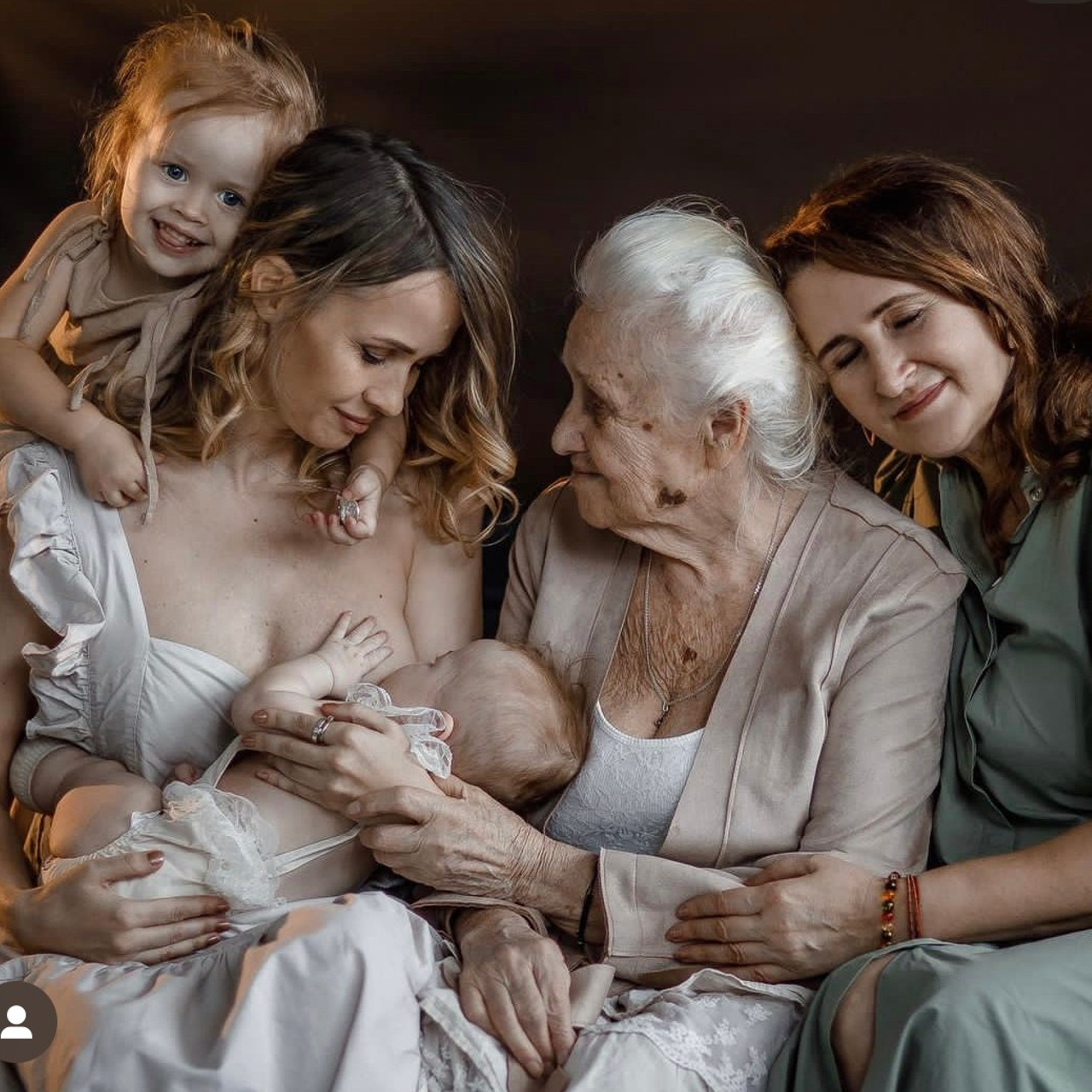 Фотограф материнства и таинства кормления Екатерина Кузьмин