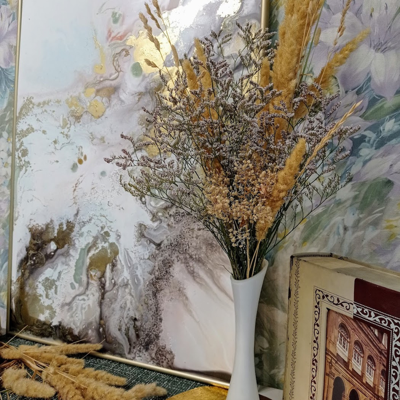 Желто серая абстракция с золотом, Капли золотого дождя. Купить premium art, интерьерные картины в интернет-магазине MONA