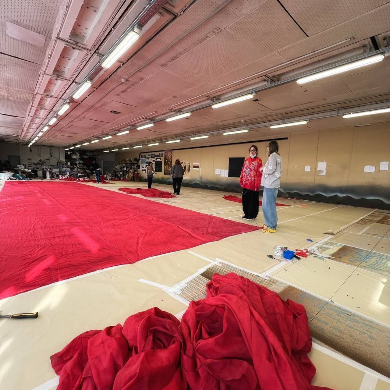 Декорации для спектакля «Алые паруса» | Театр БТК. История занавеса. Превращаем идею в технологию