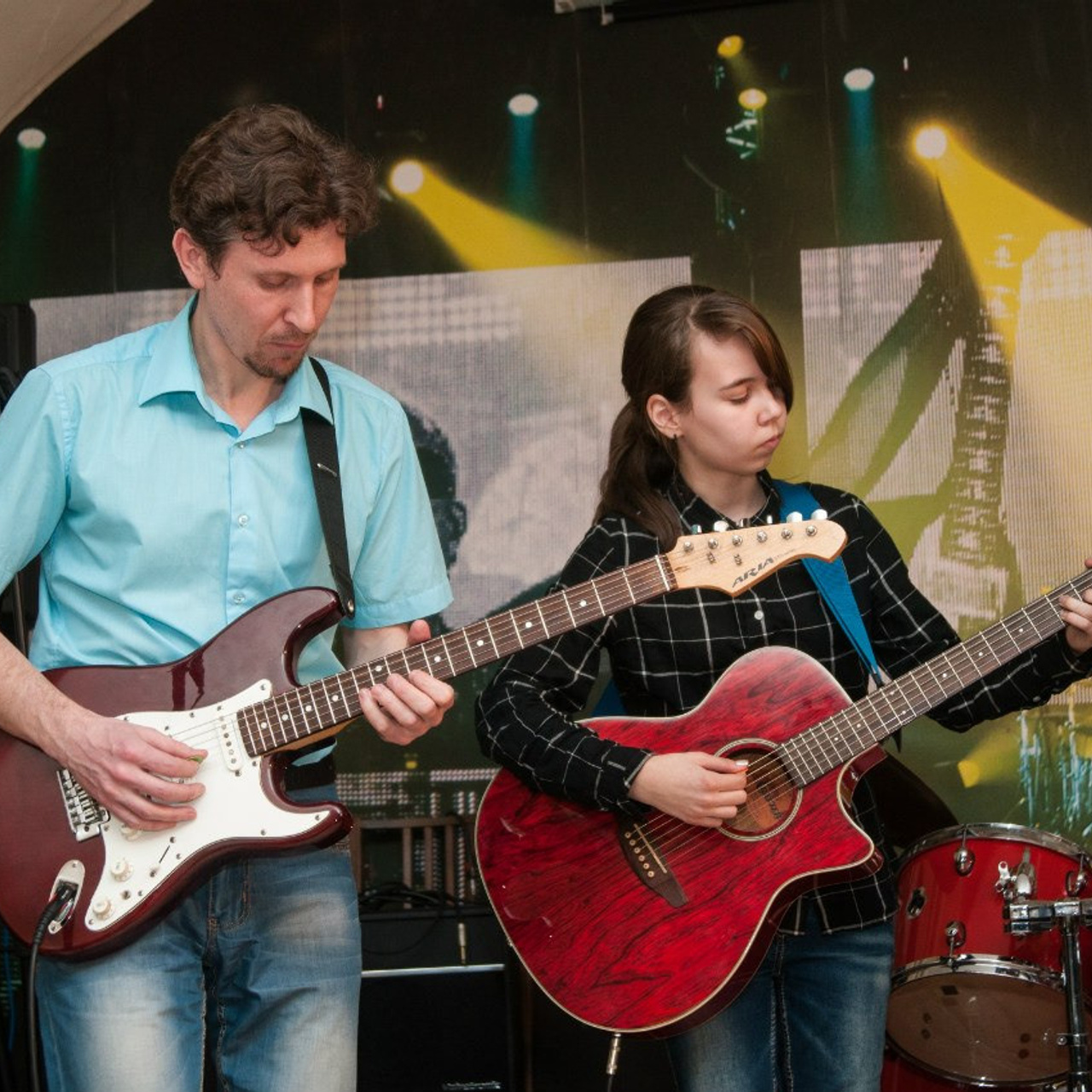 Студия обучения игре на гитаре — класс Дениса Маярского. Дом Шрёдера