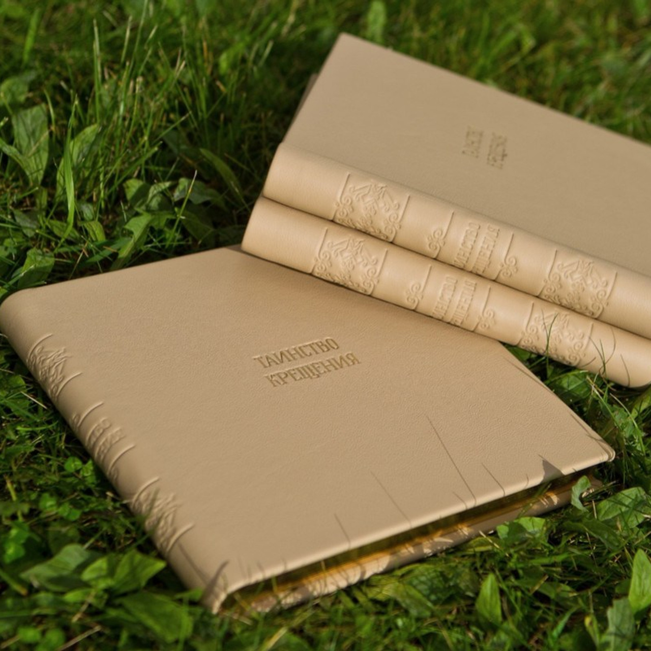 Книги Премиум. Фото- и видеосъёмка крещения и венчания. Фотограф на крещение Москва