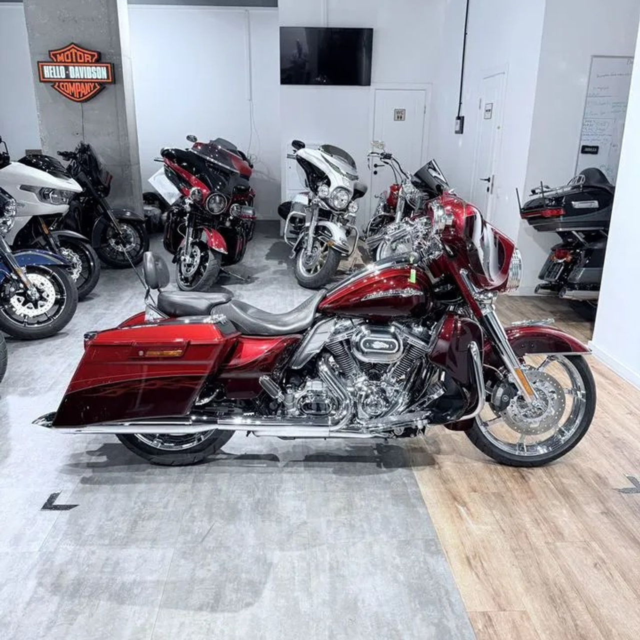 CVO Street Glide (Ruby Red)