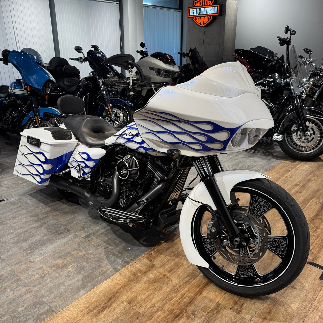 Road Glide 103 White Power