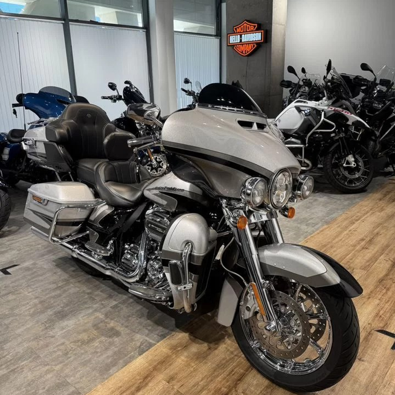 2017 CVO Ultra Limited 114