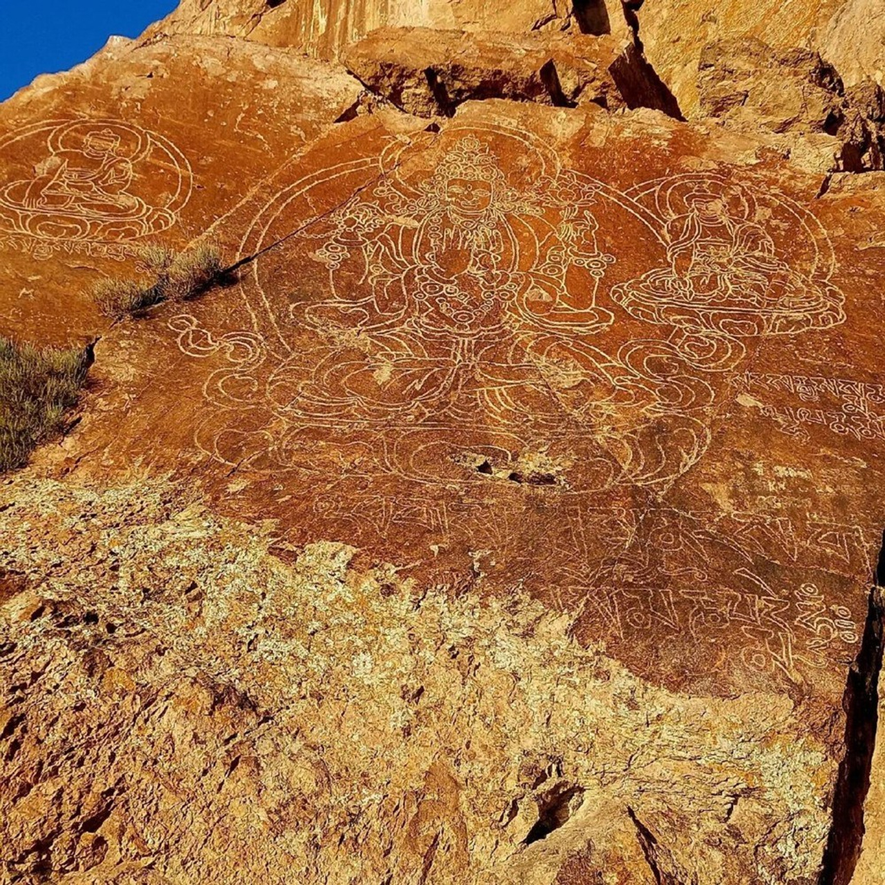 Экскурсия и тур в Город Кочевников и к Петроглифам Тамгалы Тас Будда из Алматы
