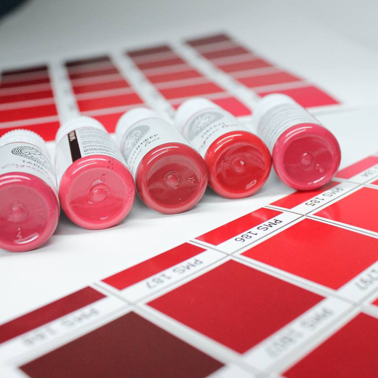 Пигменты FACE. Студия перманентного макияжа, косметологии и массажа SYMMETRY в Москве, м. Киевская