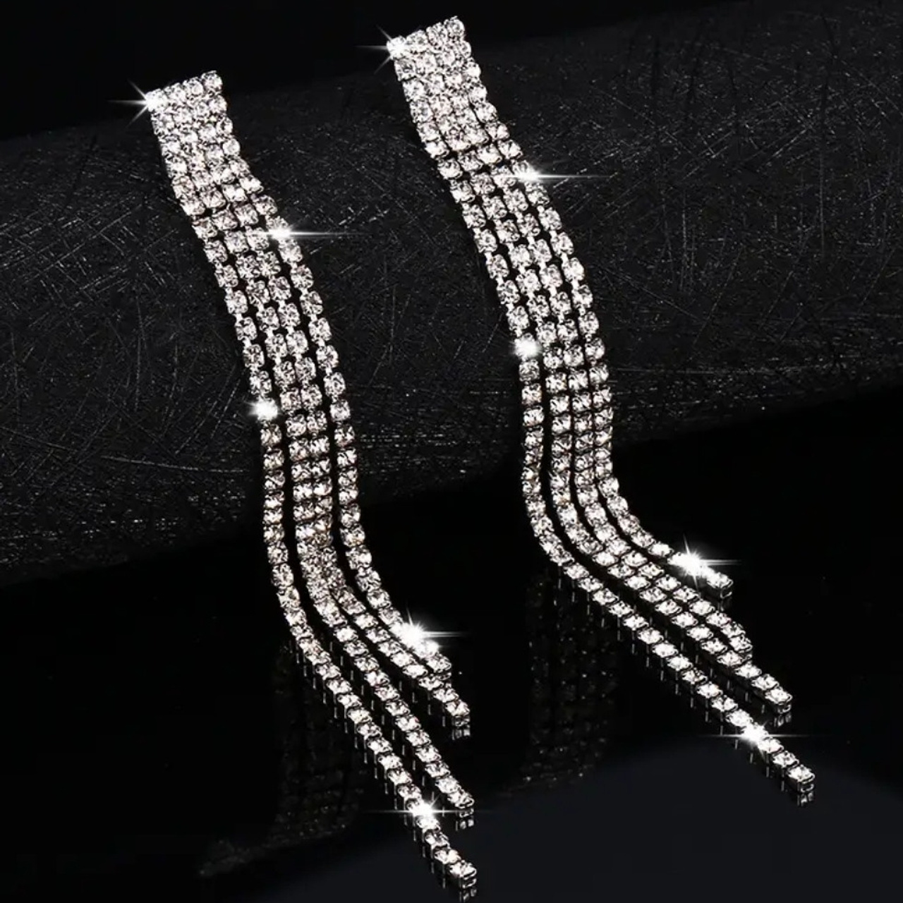 Серьги со стразами
