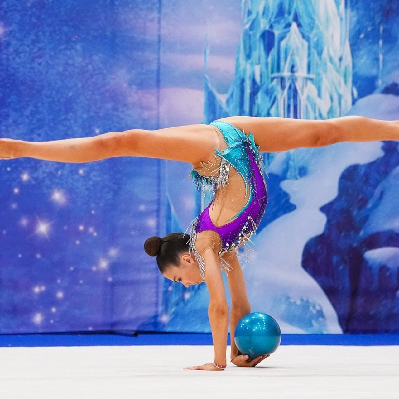 Художественная гимнастика. «Snow Queen» Москва 2024 Спортивный фотограф Олег Медведев. Спортивный фотограф Олег Медведев | prosport67 | Смоленск