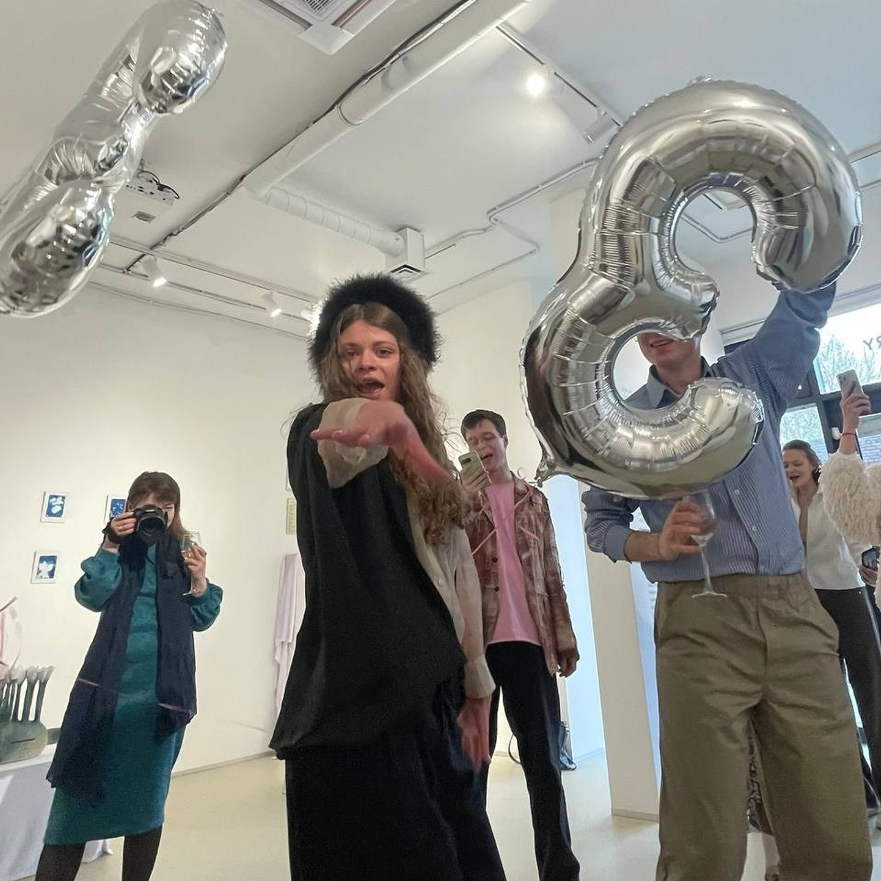 КНИГА ХУДОЖНИКА PINK WORD RED FLAG. Бюро Индульгенции Серафима Бучинская продюсер дизайнер художница СПб