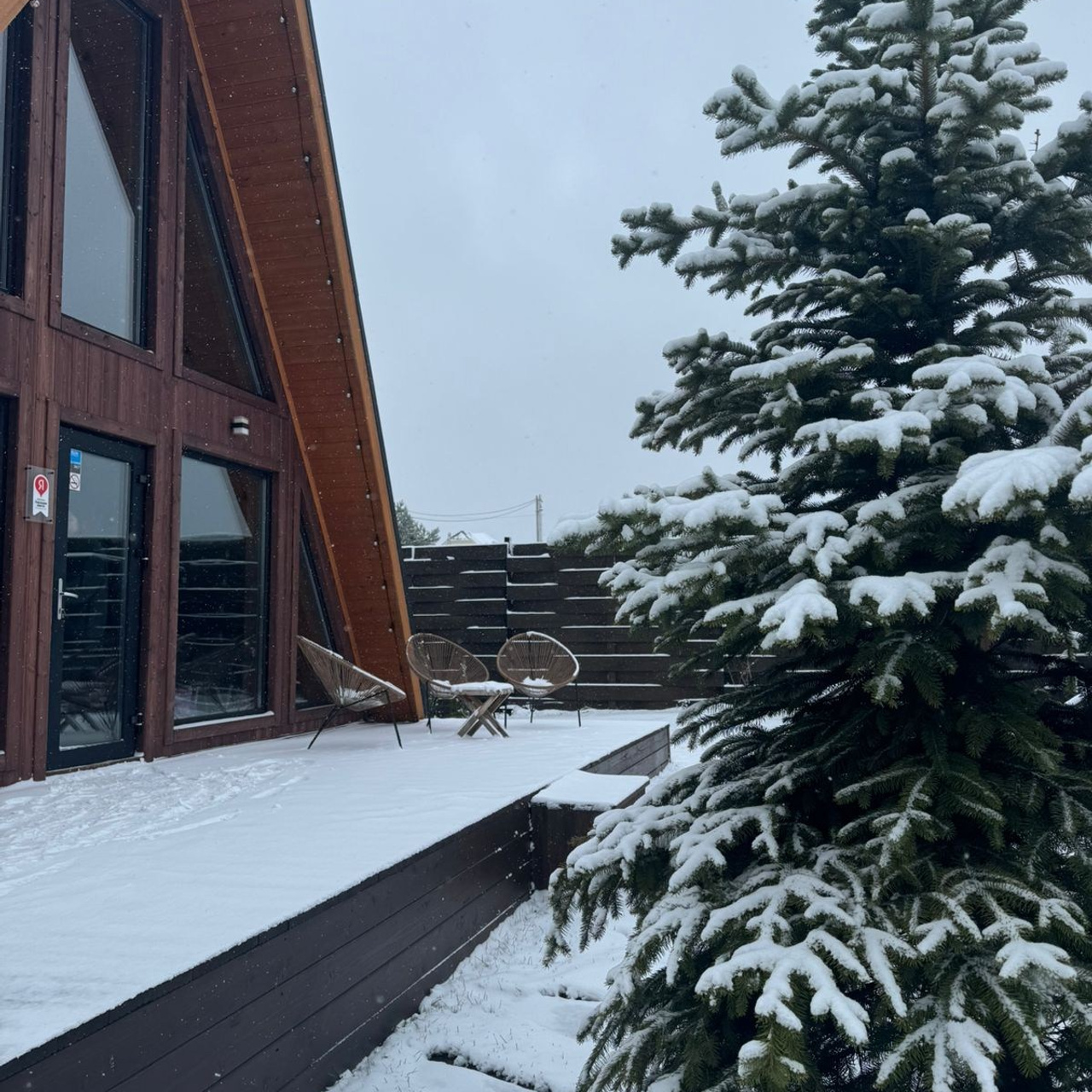 Аренда дома с чаном баней на Новый год - Загородный домик на 6 человек. Коттедж А-фрейм с баней и уличным чаном в Подмосковье - в аренду для отдыха