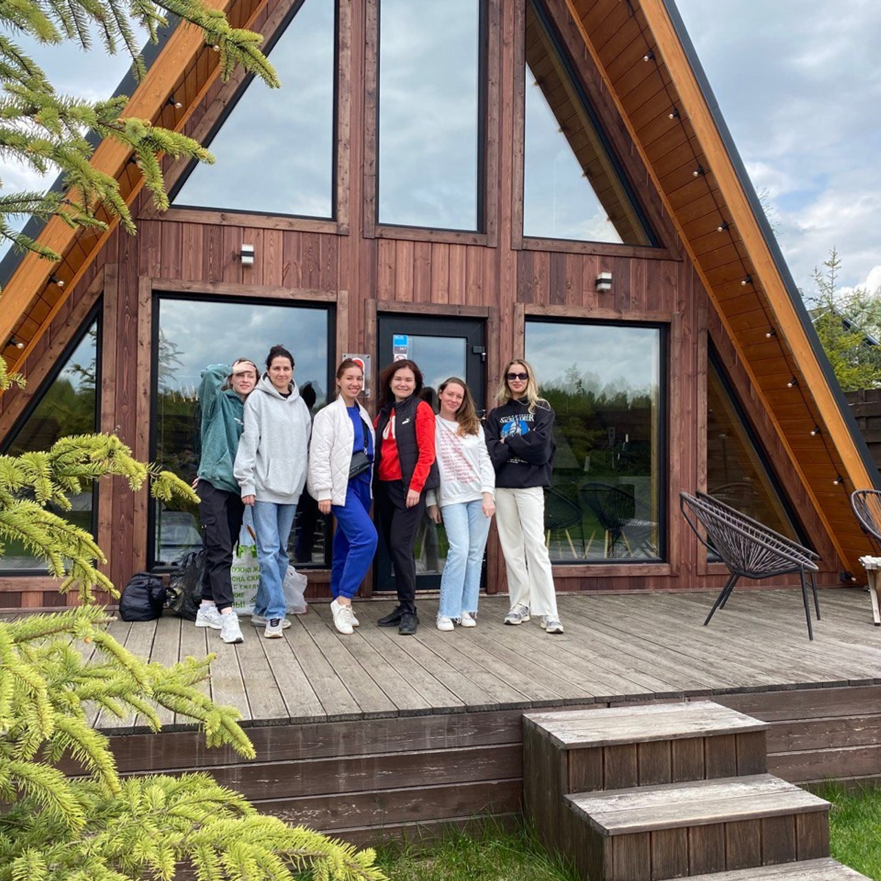 День рождения в доме с уличным чаном, баней - коттедж на 6 человек. Коттедж А-фрейм с баней и уличным чаном в Подмосковье - в аренду для отдыха