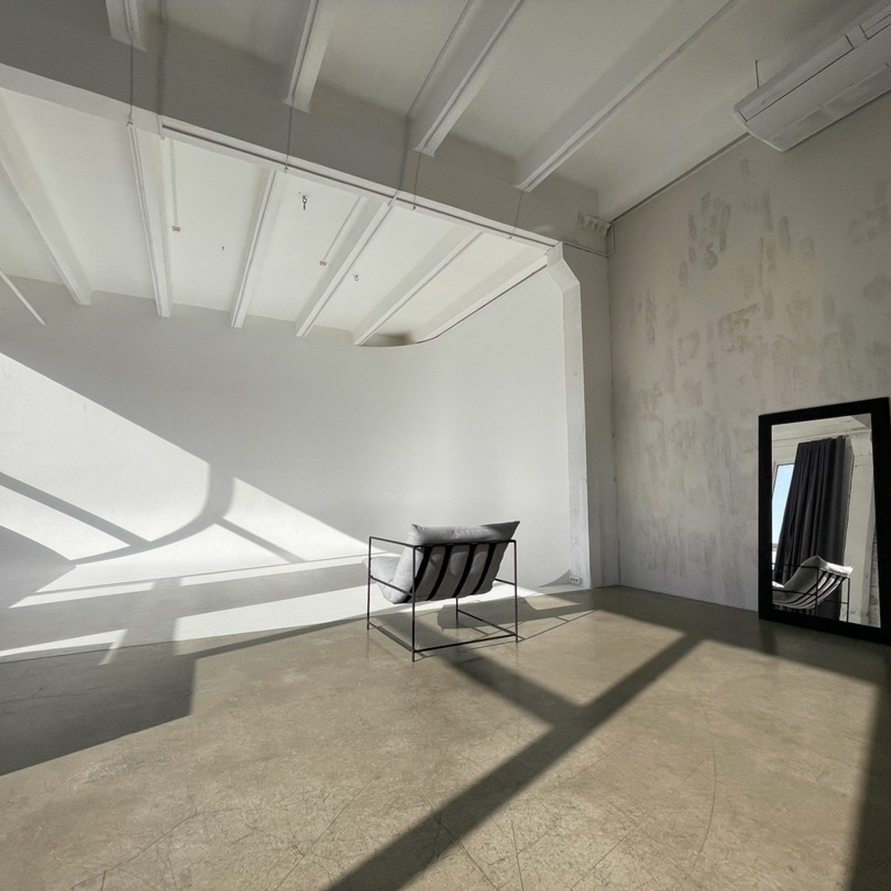 Залы, список студии СПБ. Профессиональный фотограф беременности в СПБ. Стильные фотосессии беременности в стиле минимализм и классическая фотография