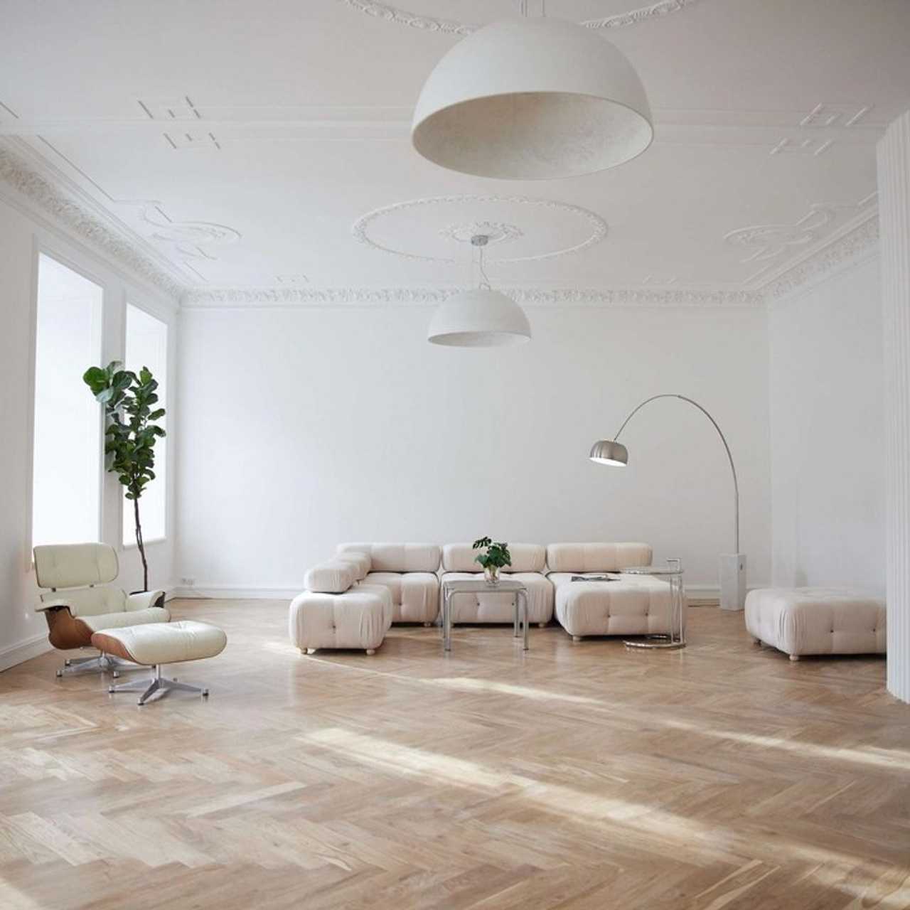 Залы, список студии СПБ. Профессиональный фотограф беременности в СПБ. Стильные фотосессии беременности в стиле минимализм и классическая фотография