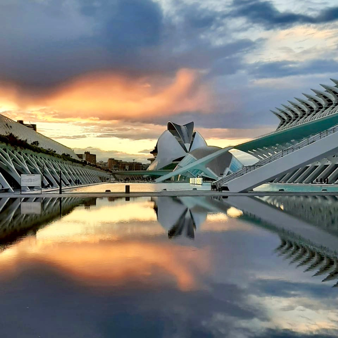 Фотография города искусств и наук в Валенсии
