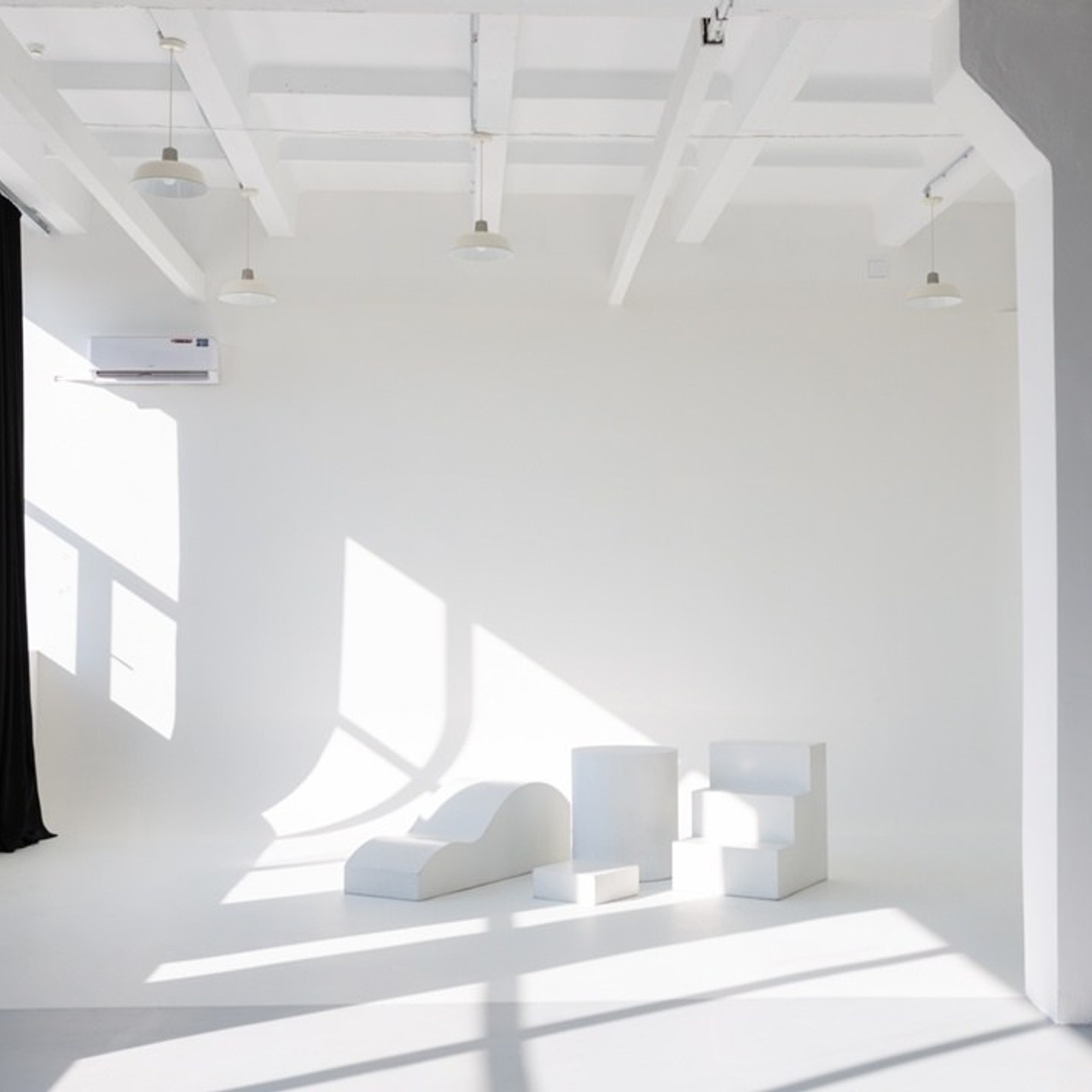 Актуальные фотостудии Самары: аренда, новогодние локации, услуги фотографа