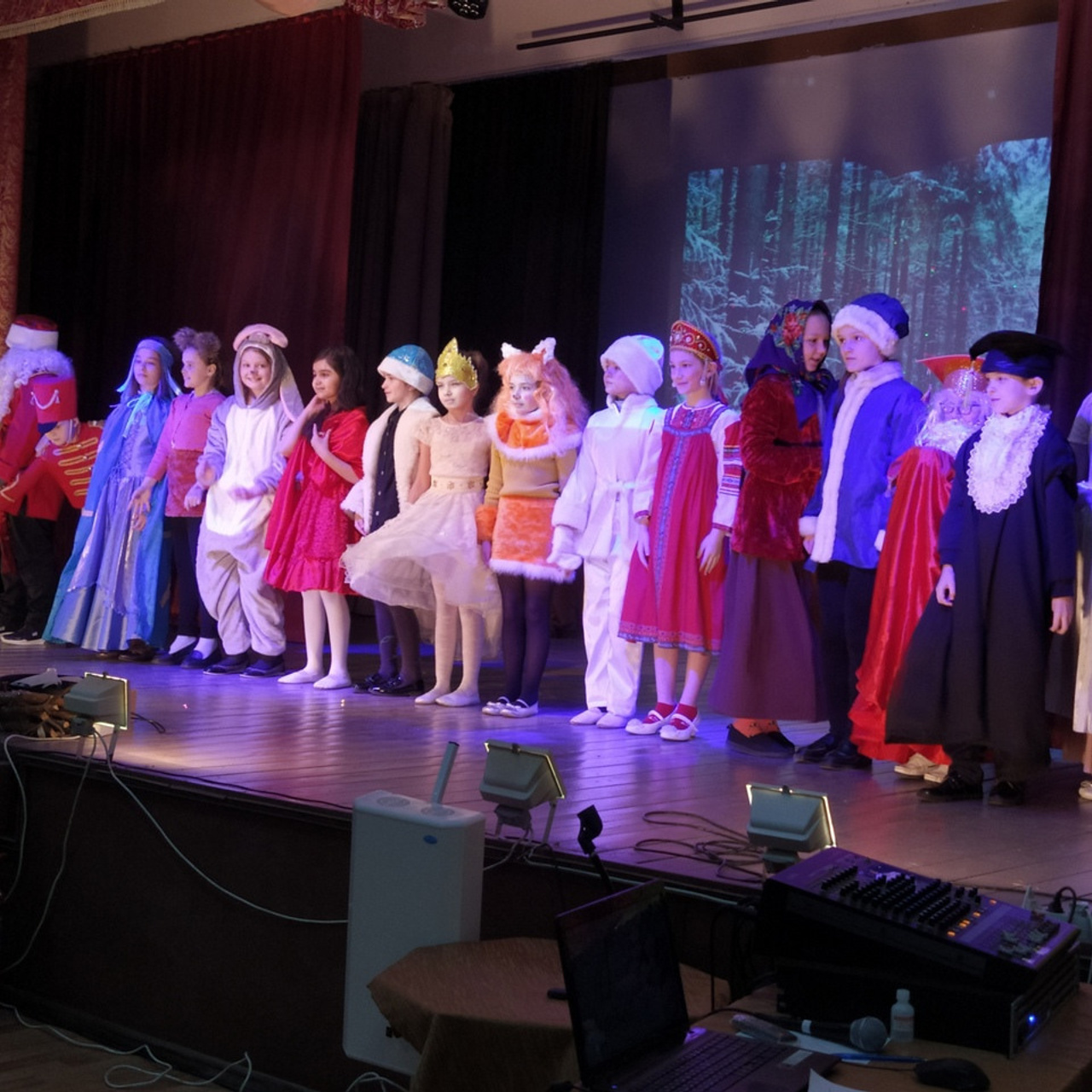 Двенадцать месяцев