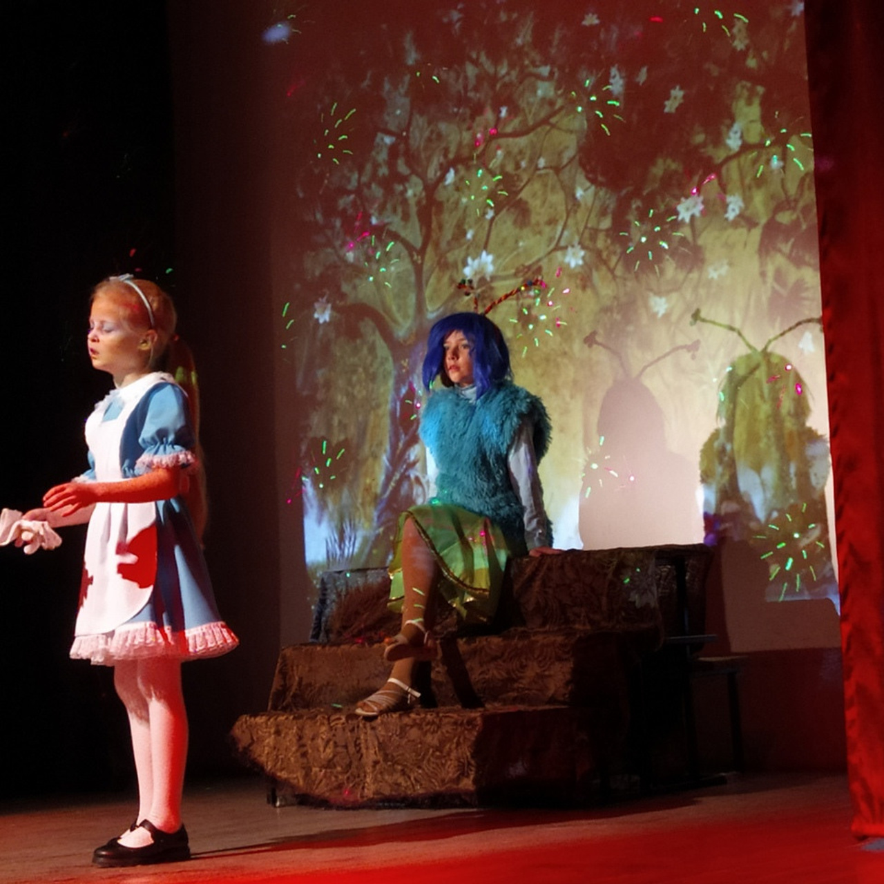 Алиса в стране чудес