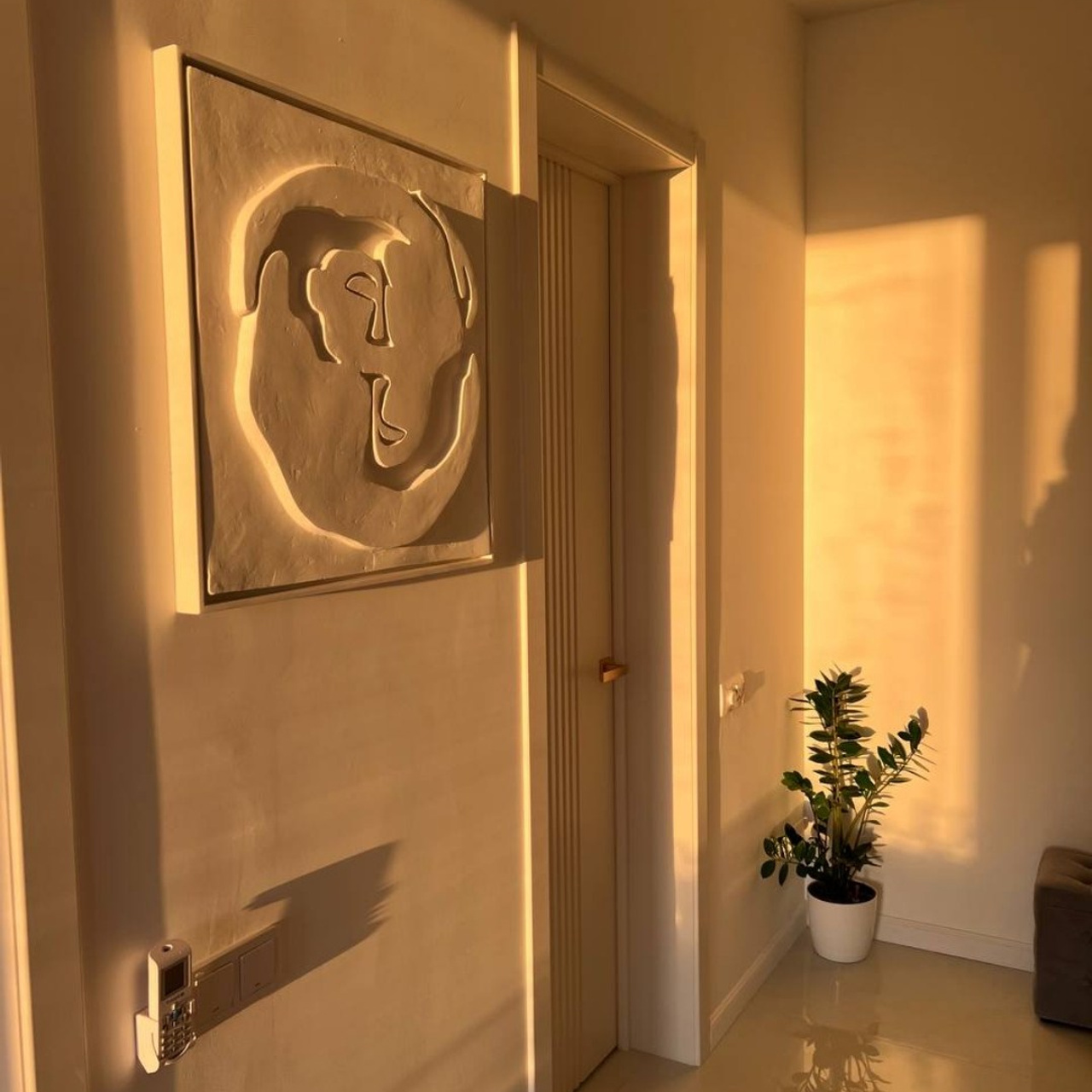 Двое. Авторские скульптурные панно на заказ | Художник-скульптор ᒪᗩ•ᕲᑌШᗩ (ВЛада)