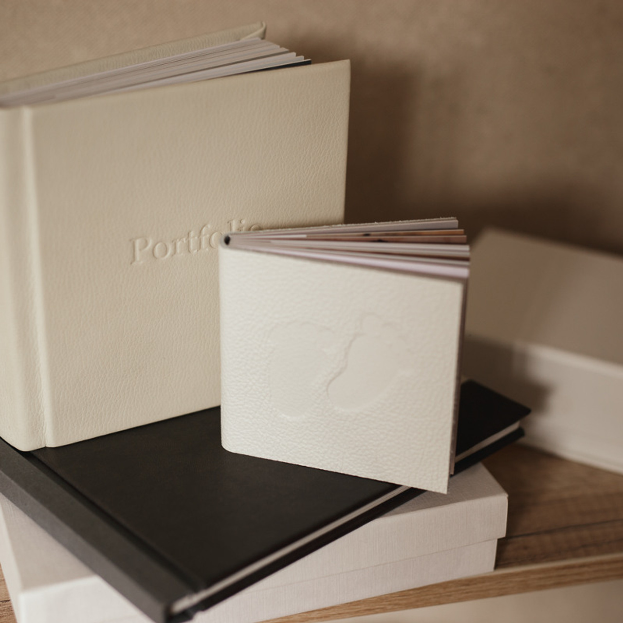 Фотосессия новорождённых в Магнитогорске. Съемка в студии. Фотограф новорожденных в Магнитогорске Ксюша Борисова