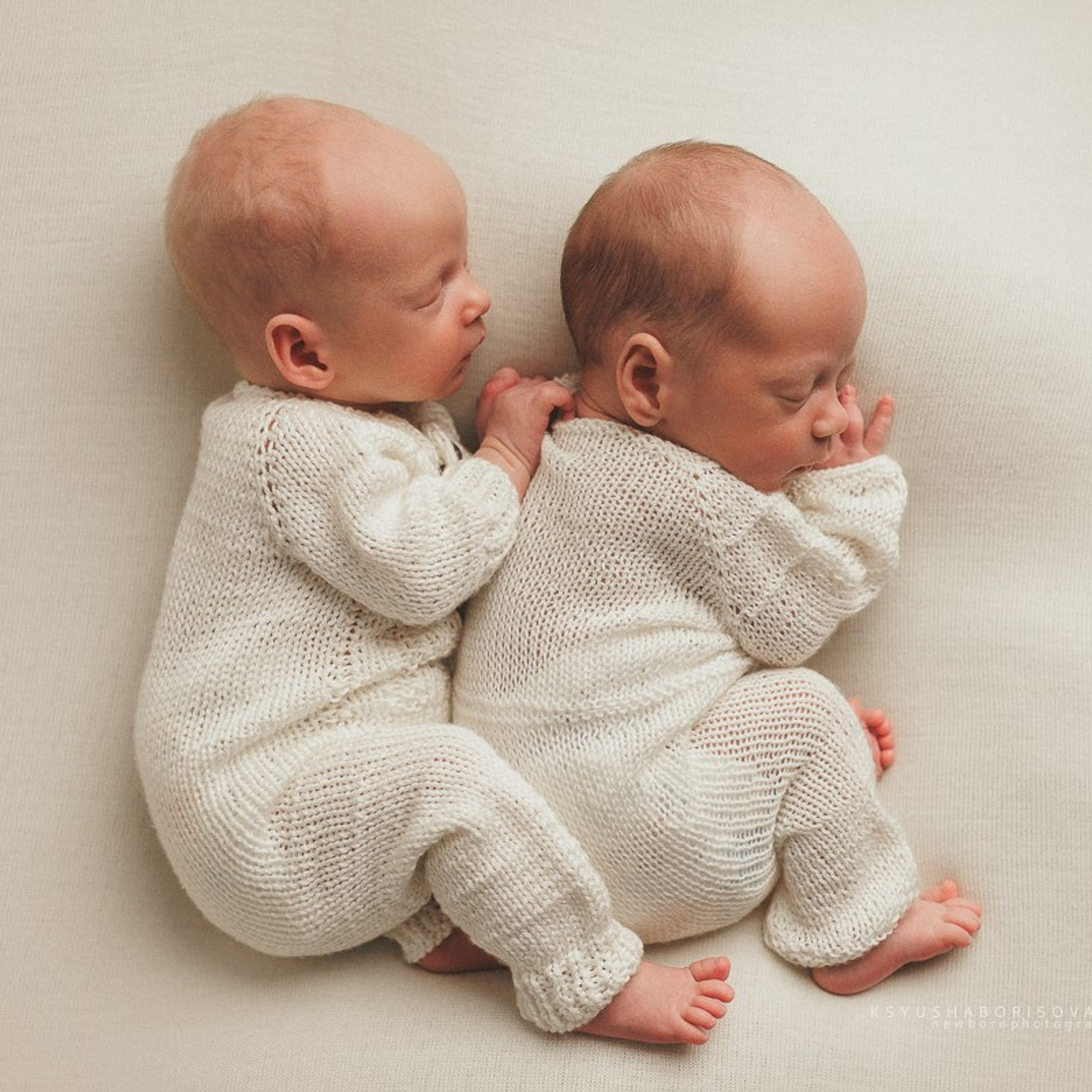 Двойня новорожденные. Фотограф новорожденных в Магнитогорске Ксюша Борисова
