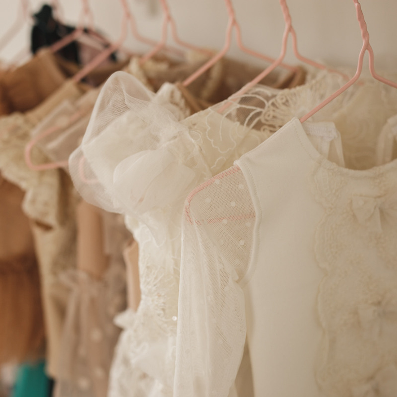 Фотосессия новорождённых в Магнитогорске. Съемка в студии. Фотограф новорожденных в Магнитогорске Ксюша Борисова