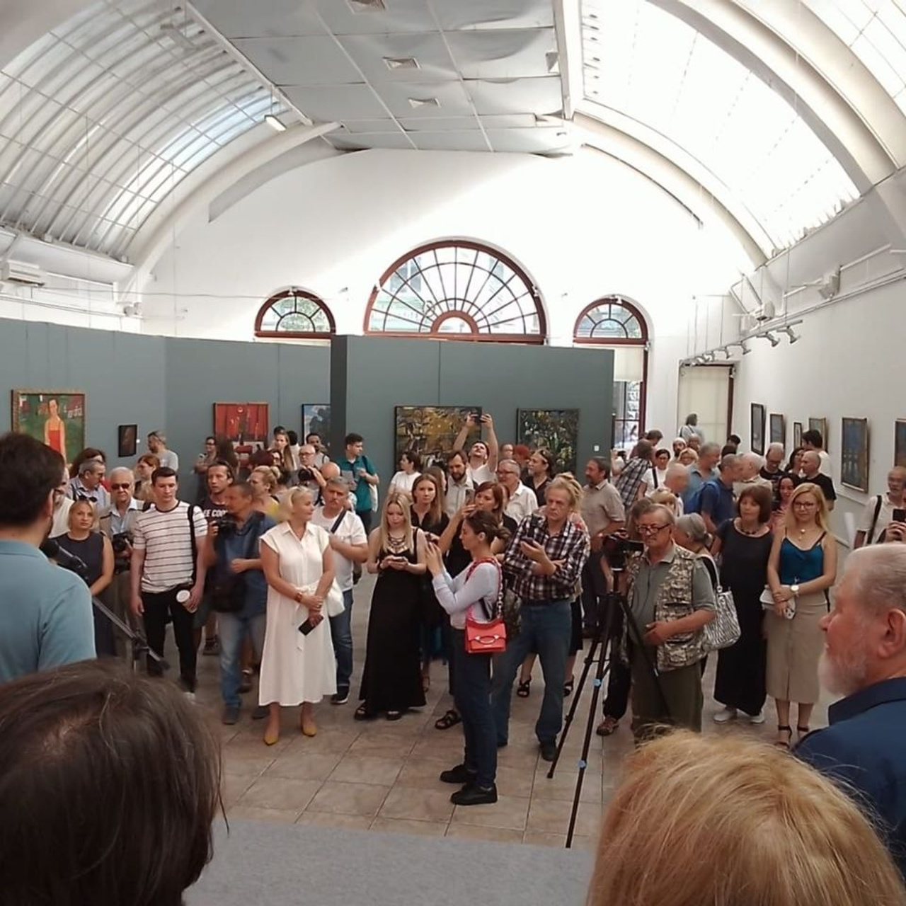 Открытие выставки «СТАРШИЕ ТОВАРИЩИ» в Московском Доме Художников на Кузнецком мосту 11